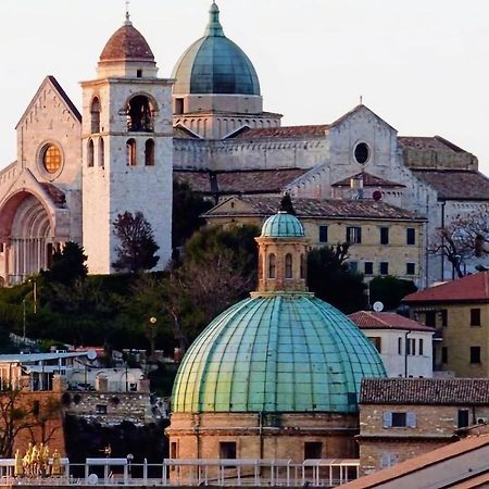 Il Balcone Sul Corso Villa Ancona Dış mekan fotoğraf