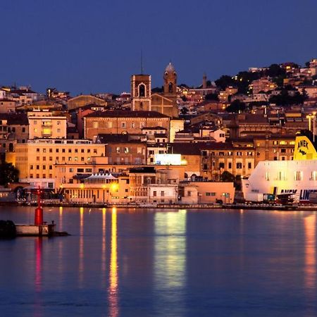 Il Balcone Sul Corso Villa Ancona Dış mekan fotoğraf